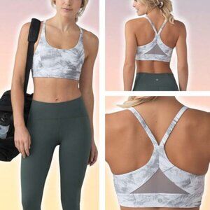 LULULEMON Train Times Bra Sz 2 Breeze By White Light Cast / Light Cast